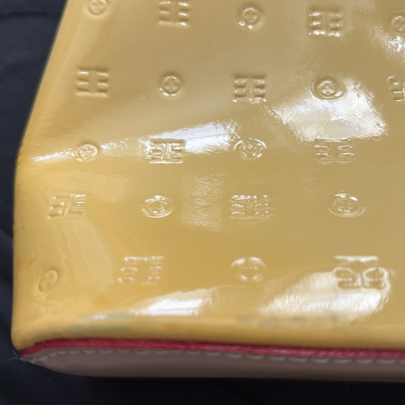 Arcadia patent leather yellow shoulder bag - Picture 11 of 12